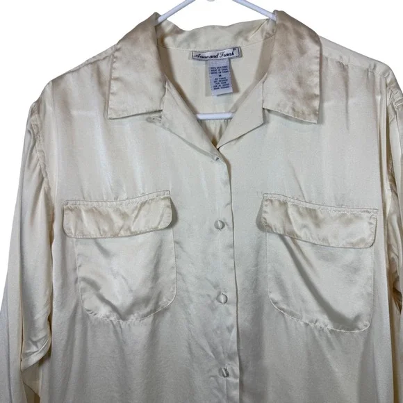 Anna and Frank 100% Silk Cream Button Up Blouse Top Shirt Women's M Flap Pocket - Picture 2 of 4